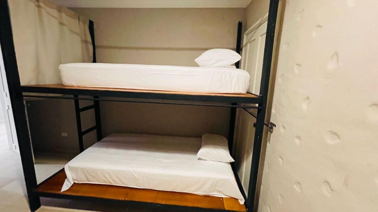 Capitel Hostel *