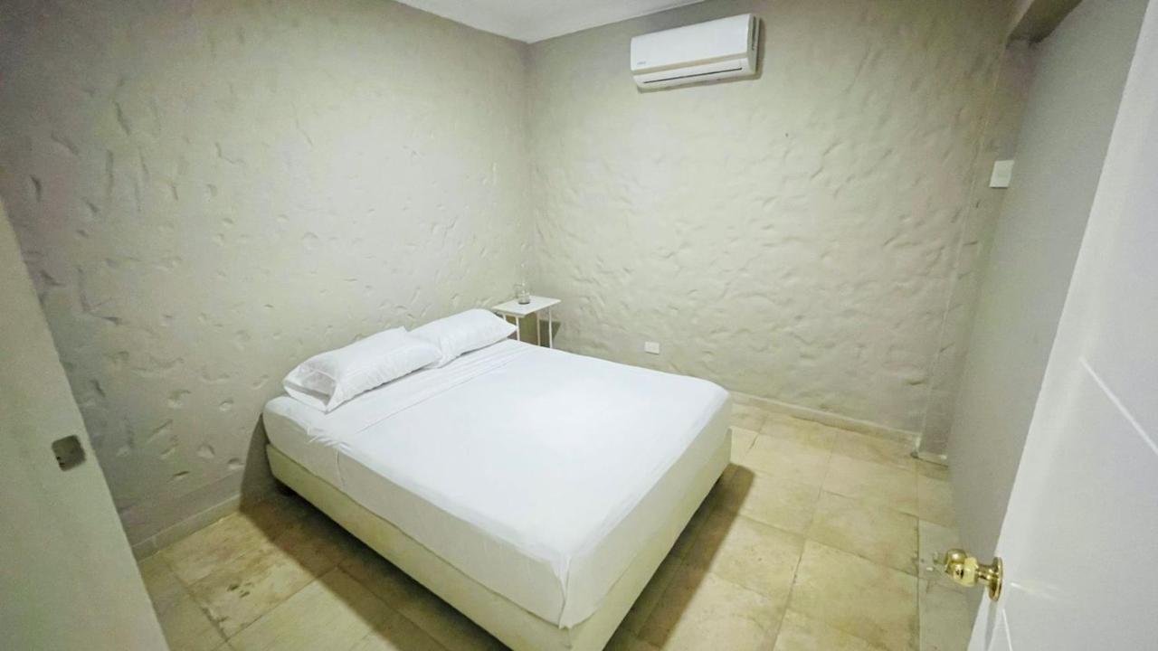 Capitel Hostel *