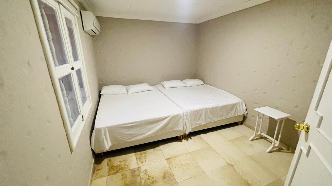 Capitel Hostel *